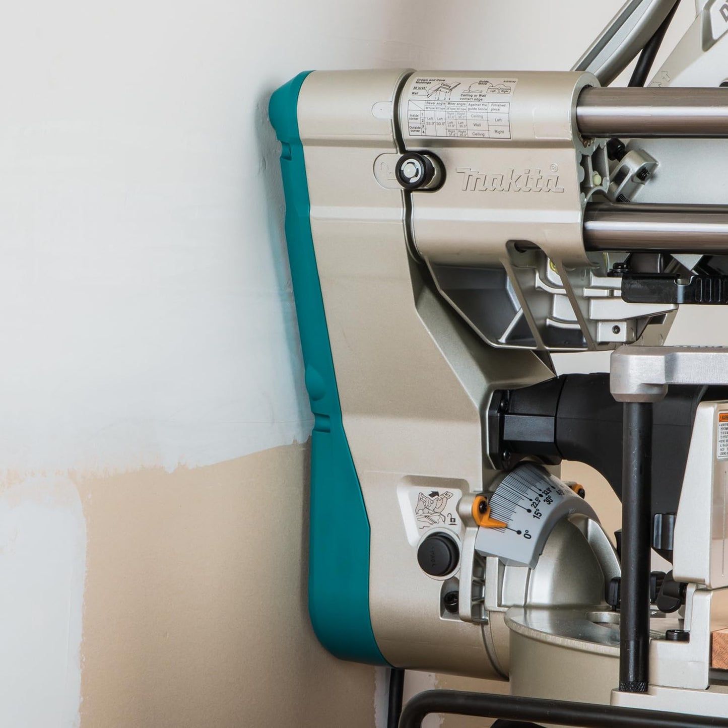 Makita LS1219L Kapp- und Gehrungssäge 305 mm